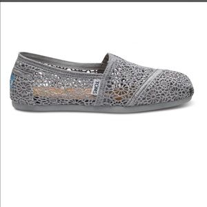 TOMS gray laced